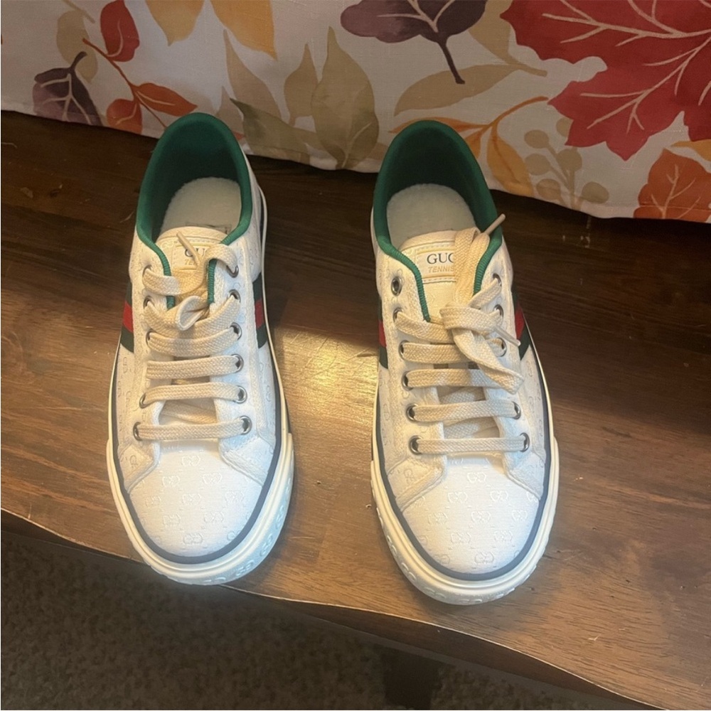 Gucci White/Cream and Green Sneakers - Picture 3 of 7